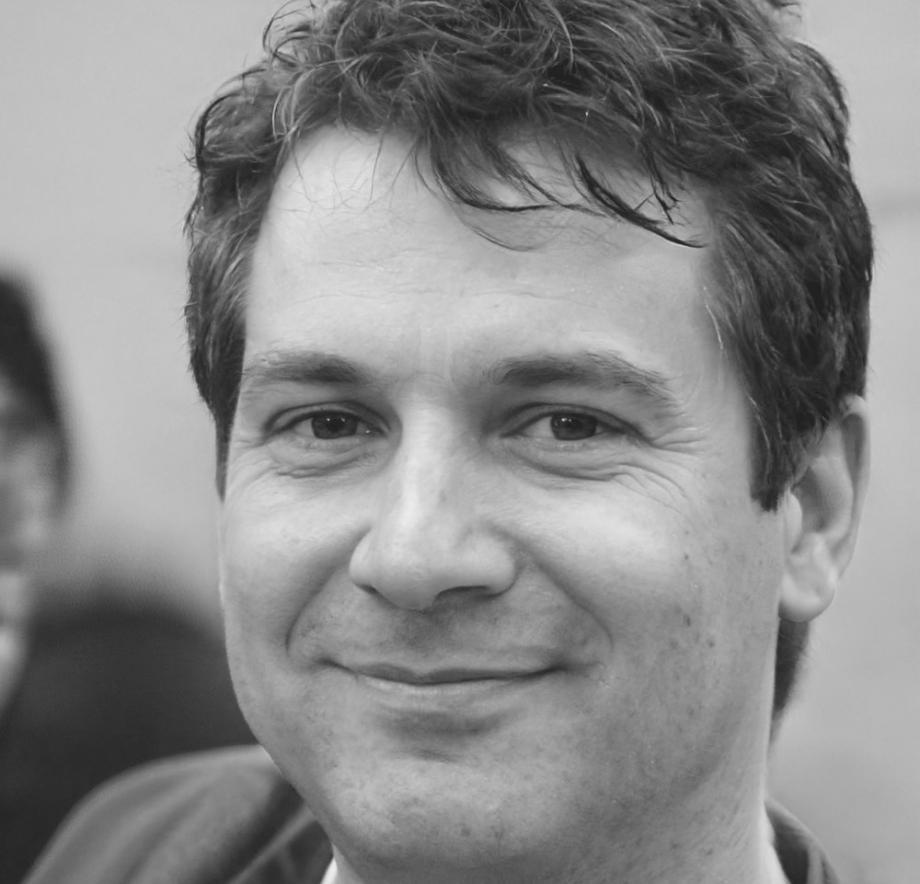 Портрет Олексія Миколенка, інструктора з хатха-йоги