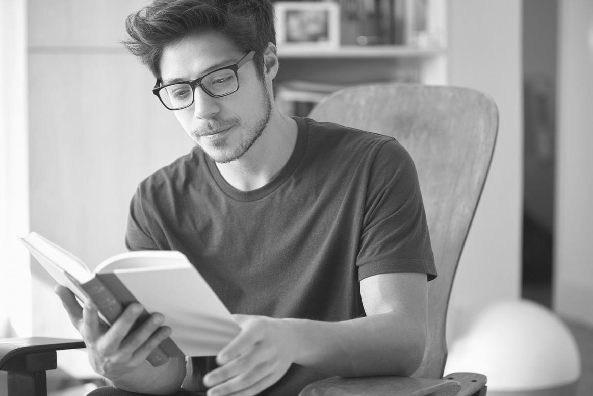 Група під час ранкової практики йоги